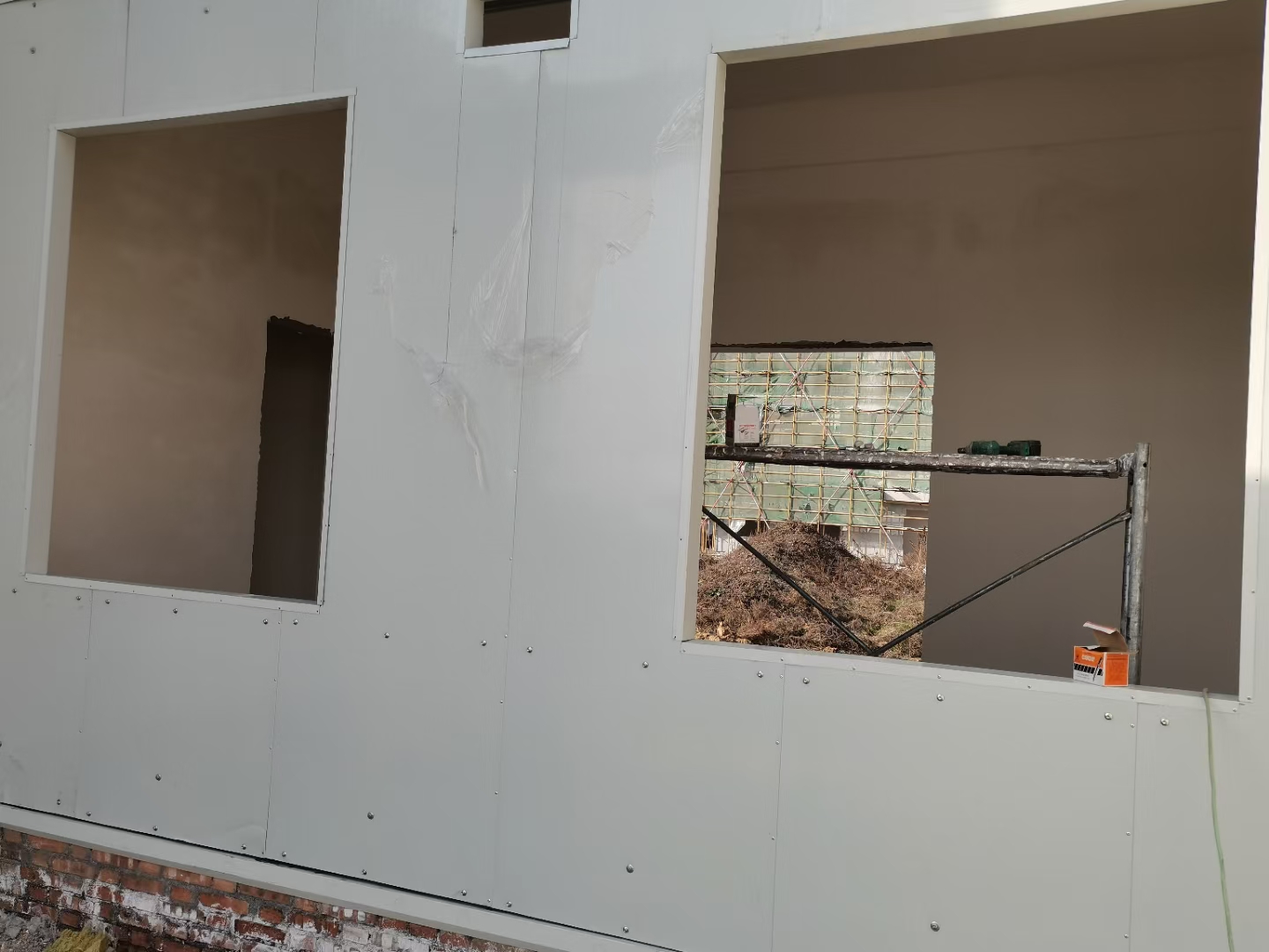 岩棉夹芯彩钢板泄爆墙